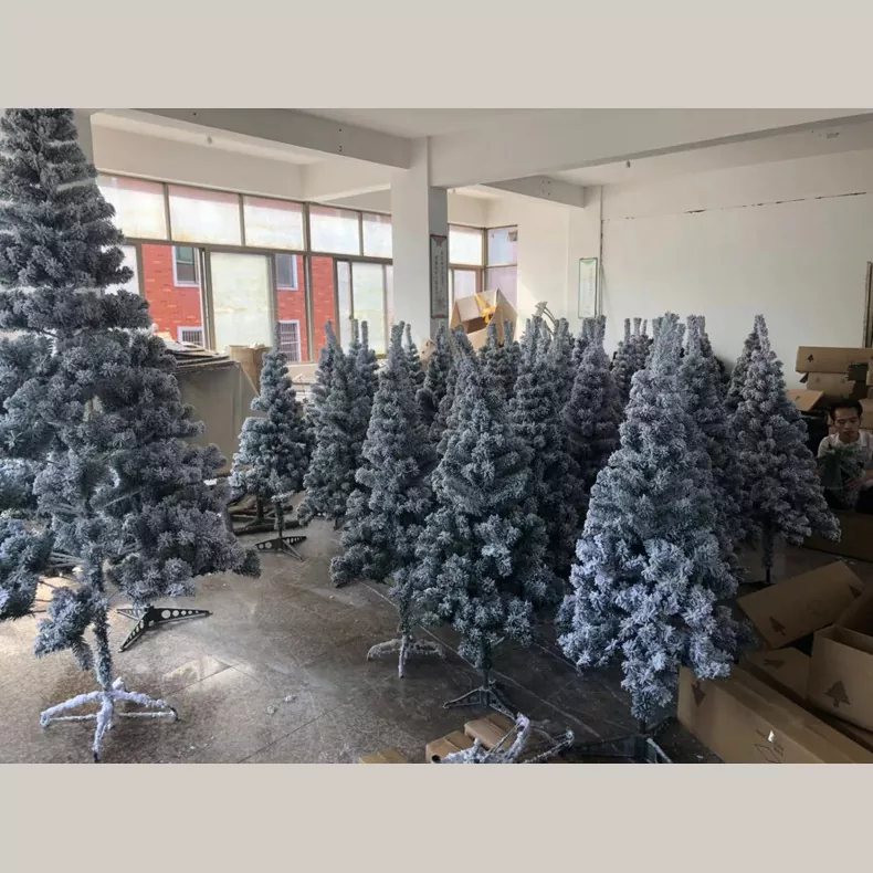 PE Christmas tree for wholesale holiday décor
